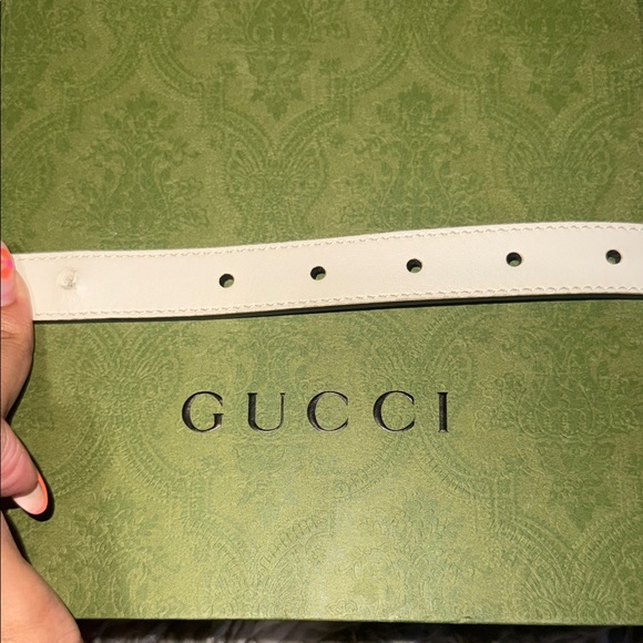 Gucci White Leather Thin Belt - Picture 7 of 9